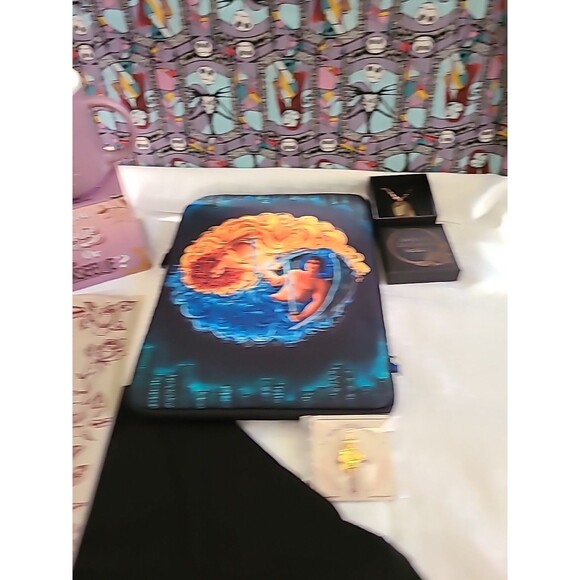 The Bookish Box Accessories 6pc Bundle T Shirt Sz M– No Book Included + bonus - Picture 3 of 8